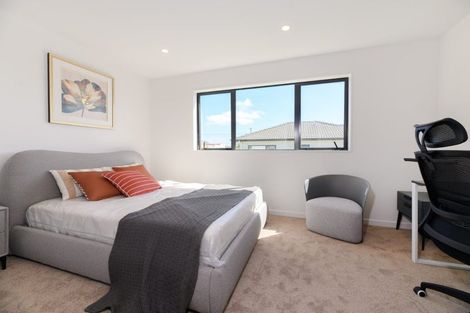 Photo of property in 15a Koromiko Street, New Lynn, Auckland, 0600