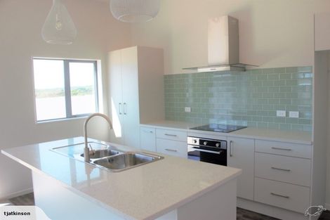 Photo of property in 4 Seagrass Place, Otaki Beach, Otaki, 5512