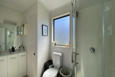 Photo of property in 124 Stapleford Crescent, Browns Bay, Auckland, 0630