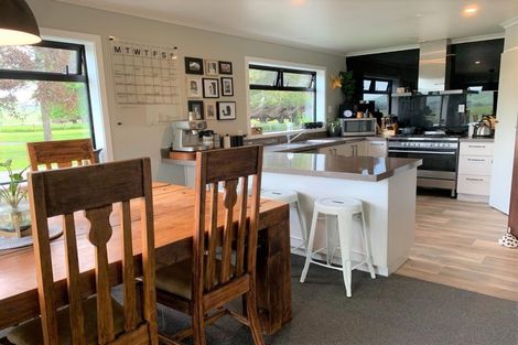 Photo of property in 1008 Cowper Road, Dannevirke, 4976