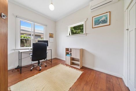 Photo of property in 180 Brooklands Road, Vogeltown, New Plymouth, 4310