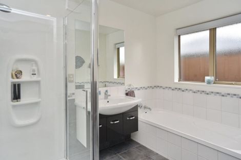Photo of property in 21 Providence Place, Redwood, Christchurch, 8051