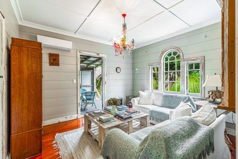 Photo of property in 70 Mahana Road, Waimauku, 0881