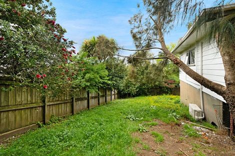 Photo of property in 13 Landow Place, Henderson, Auckland, 0612