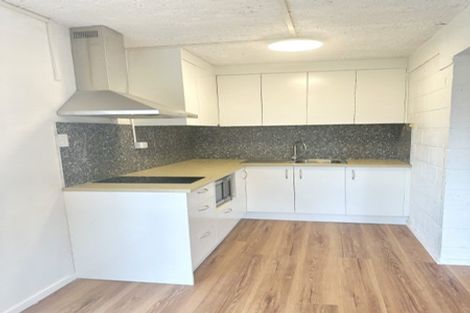 Photo of property in 2/59 Pupuke Road, Birkenhead, Auckland, 0627