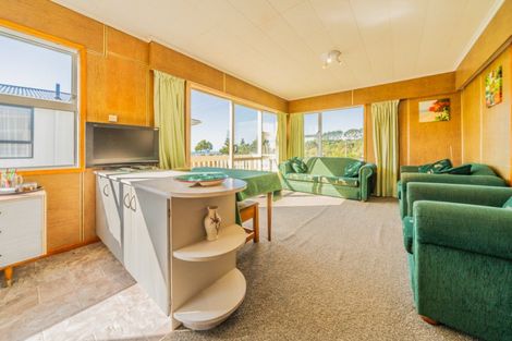 Photo of property in 121 Eighth Avenue, Urenui, 4377