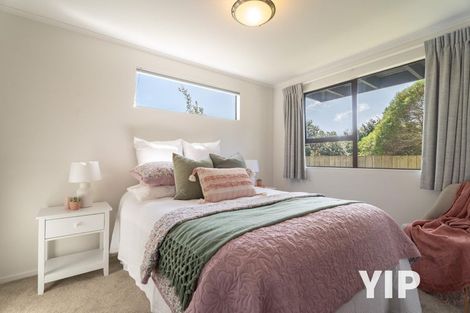 Photo of property in 44 Colchester Crescent, Newlands, Wellington, 6037