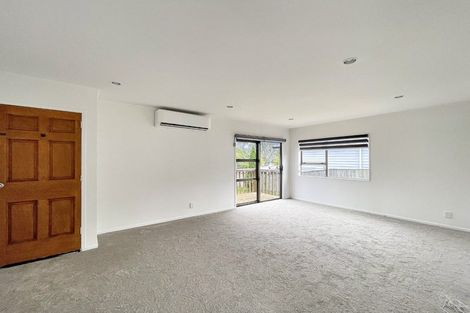 Photo of property in 38 Fitzherbert Avenue, West Harbour, Auckland, 0618