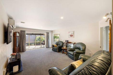 Photo of property in 10 Apollo Place, Papanui, Christchurch, 8052