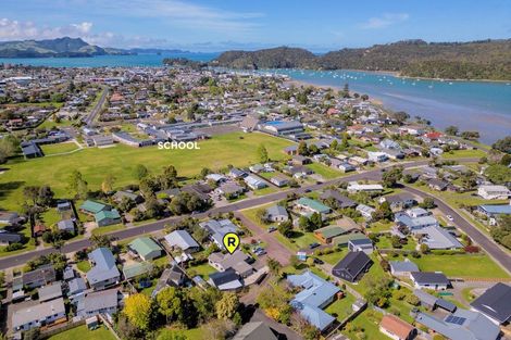 Photo of property in 8 Laura Place, Whitianga, 3510