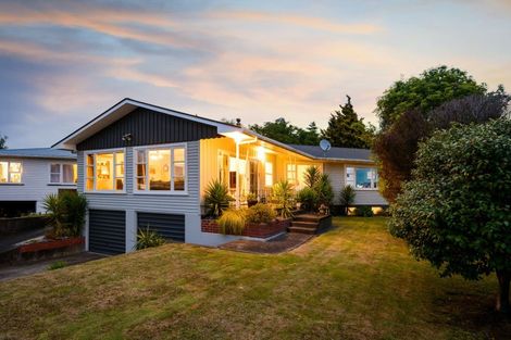 Photo of property in 15 Fairview Avenue, Feilding, 4702