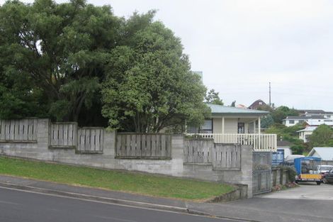 Photo of property in 42 Athena Drive, Totara Vale, Auckland, 0629