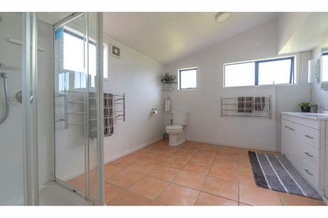 Photo of property in 38 Riddell Road, Kerikeri, 0230