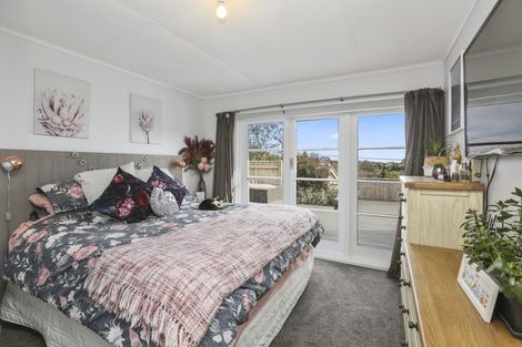 Photo of property in 115 Glenpark Avenue, Frankleigh Park, New Plymouth, 4310