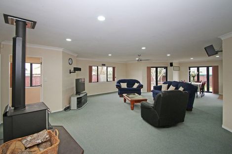 Photo of property in 4 Elmbridge Place, Owhata, Rotorua, 3010