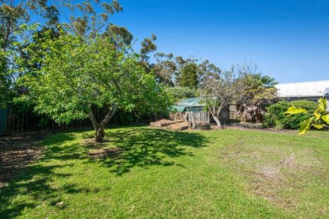 Photo of property in 17 Parakai Avenue, Parakai, 0830