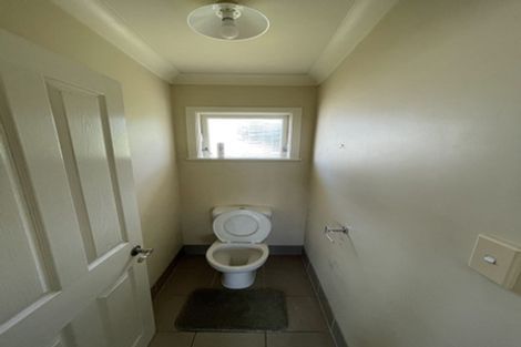 Photo of property in 84 Marlborough Avenue, Glenfield, Auckland, 0629