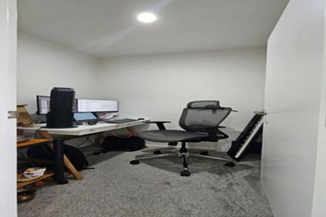 Photo of property in 9/6 Kereru Street, Henderson, Auckland, 0612