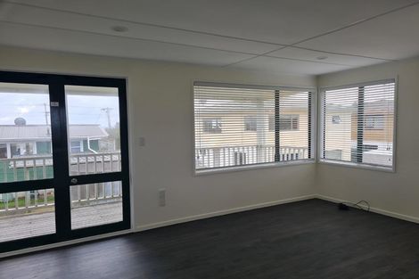 Photo of property in 2/1341 Whangaparaoa Road, Army Bay, Whangaparaoa, 0930