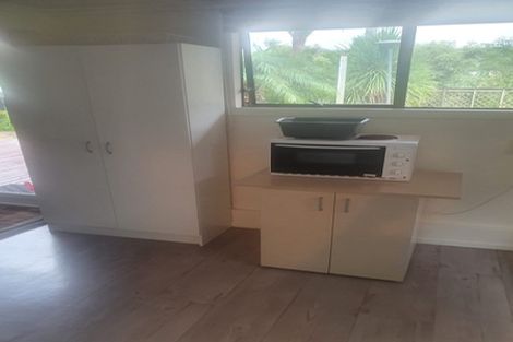 Photo of property in 102 Saddleback Rise, Murrays Bay, Auckland, 0630