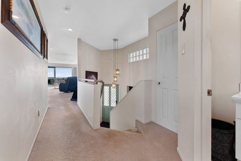 Photo of property in 3a Hillcrest Street, Glen Avon, New Plymouth, 4312