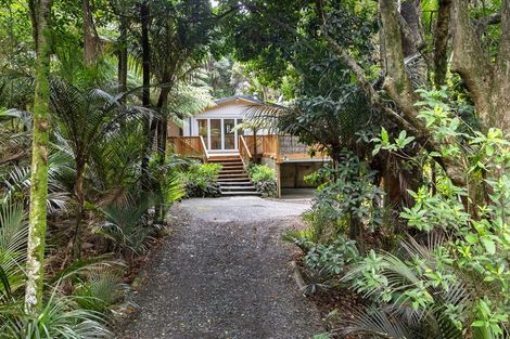 Photo of property in 47 Wood Bay Road, Titirangi, Auckland, 0604