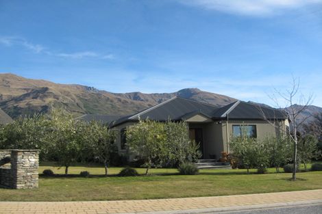 Photo of property in 28 Meadowstone Drive, Wanaka, 9305
