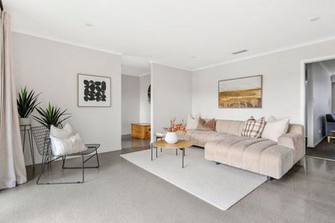 Photo of property in 15 Moemoea Place, Cambridge, 3434