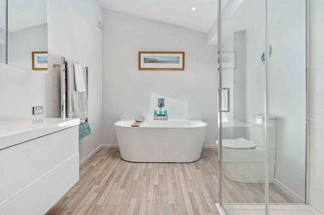 Photo of property in 49a Riverhills Avenue, Pakuranga Heights, Auckland, 2010