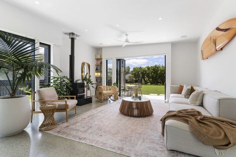 Photo of property in 221 Sylvia Road, Whangamata, 3620