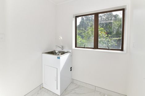Photo of property in 1/84 Beach Road, Castor Bay, Auckland, 0620
