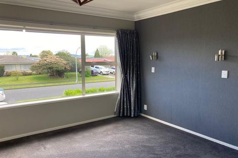 Photo of property in 4 Barnhill Crescent, Pahurehure, Papakura, 2113