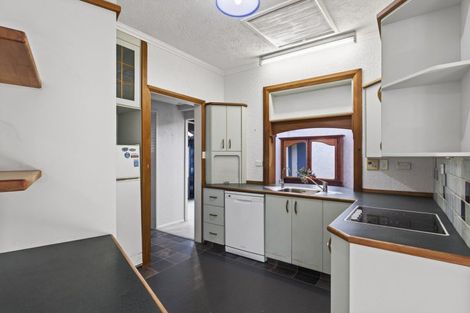 Photo of property in 5 Seddon Street, Westown, New Plymouth, 4310