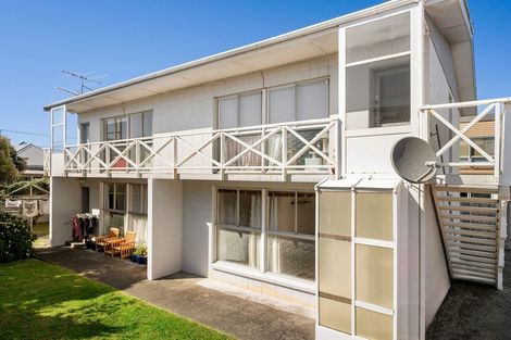 Photo of property in Mahora Court Flats, 25 Mahora Street, Kilbirnie, Wellington, 6022