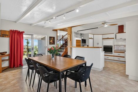 Photo of property in 11 Wintle Street, Mangawhai Heads, Mangawhai, 0505
