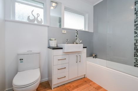 Photo of property in 87 Rosier Road, Glen Eden, Auckland, 0602