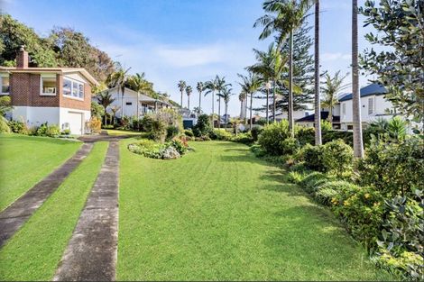Photo of property in 7 Luke Place, Eastern Beach, Auckland, 2012