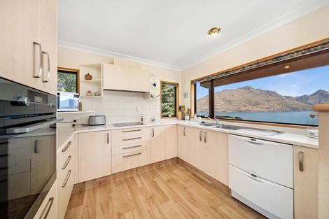 Photo of property in 15 Belfast Terrace, Queenstown, 9300