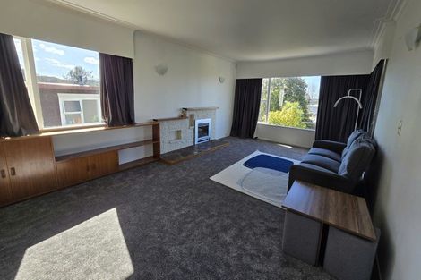 Photo of property in 88 Chivalry Road, Glenfield, Auckland, 0629