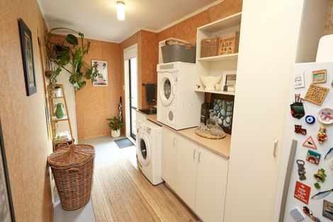 Photo of property in 16 Chestnut Close, Kelvin Grove, Palmerston North, 4414