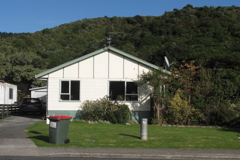 Photo of property in 31 Hookway Grove, Paraparaumu, 5032