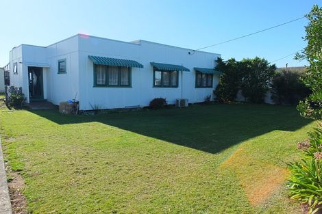 Photo of property in 13 Linklater Avenue, Foxton Beach, Foxton, 4815