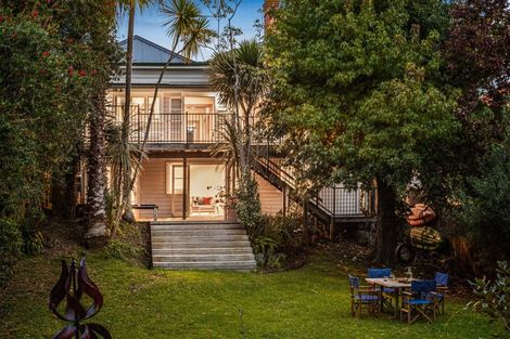 Photo of property in 32 Hastings Parade, Devonport, Auckland, 0624