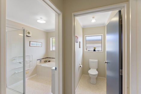 Photo of property in 106 Weggery Drive, Waikanae Beach, Waikanae, 5036