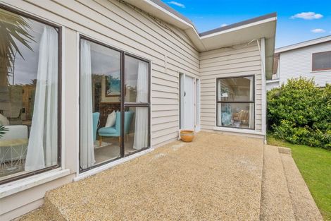 Photo of property in 94 Mana Esplanade, Paremata, Porirua, 5026