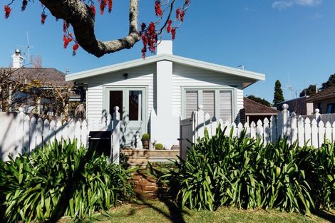 Photo of property in 8b Eighth Avenue, Tauranga, 3110