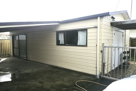 Photo of property in 21 Glennandrew Drive, Half Moon Bay, Auckland, 2012