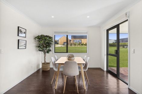 Photo of property in 6 Avalanche Place, Wanaka, 9305