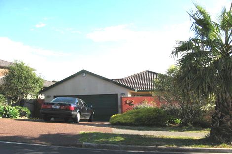 Photo of property in 20 Calypso Way, Unsworth Heights, Auckland, 0632