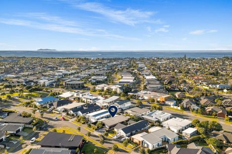 Photo of property in 15 Awatira Drive, Papamoa Beach, Papamoa, 3118
